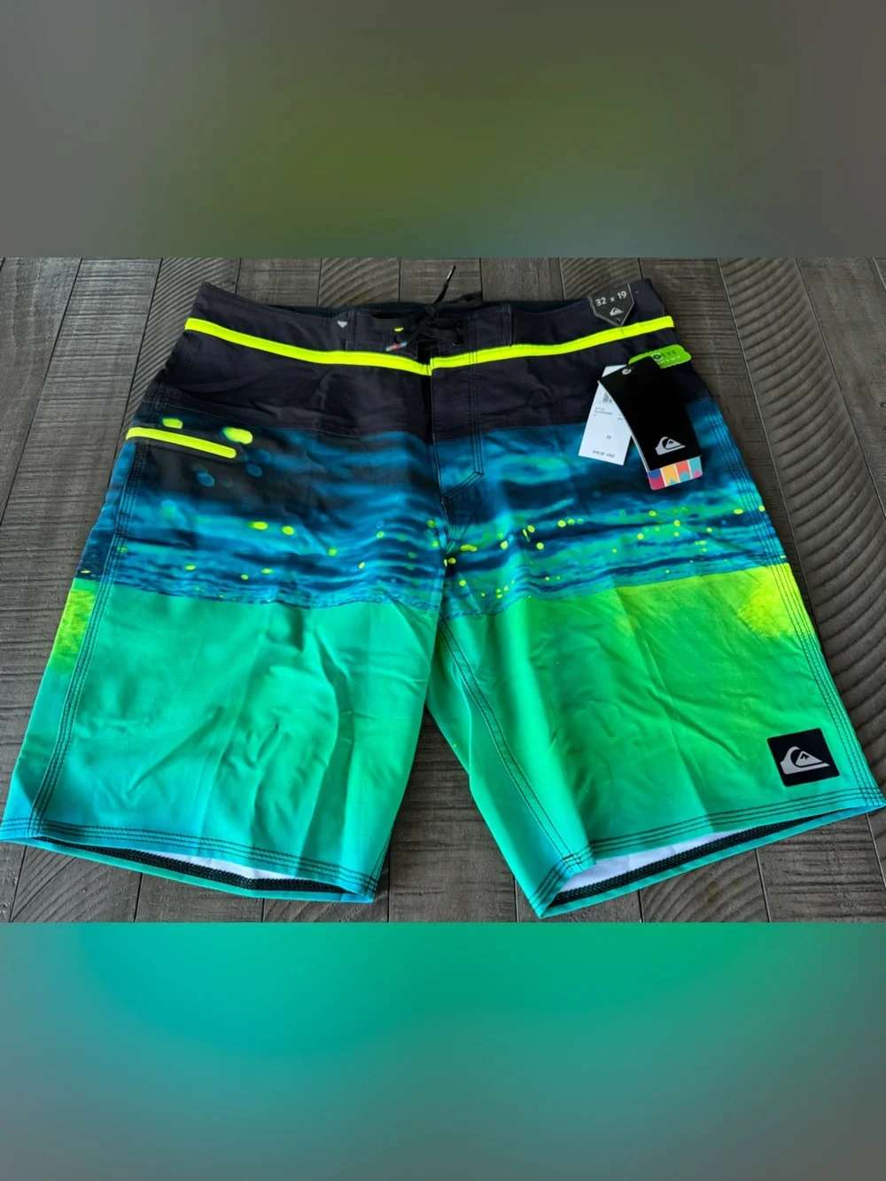 Quiksilver Hold Down Vee 19